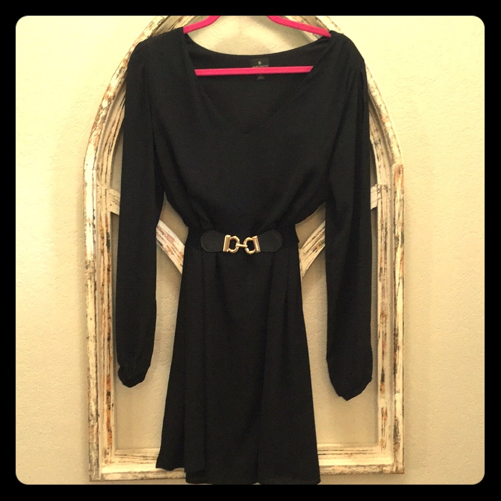 Black split arm detail shift style dress